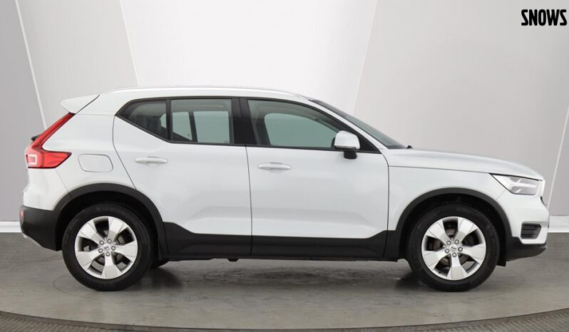 Used Volvo XC40 T3 Momentum Manual full