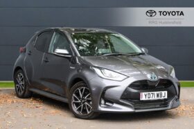 Used Toyota Yaris 1.5 VVT-h Design E-CVT Euro 6 (s/s) 5dr