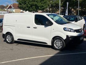 Used Vauxhall Vivaro 3100 75kWh Dynamic Auto L1 H1 5dr