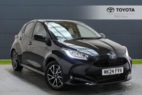 Used Toyota Yaris 1.5 VVT-h Design E-CVT Euro 6 (s/s) 5dr