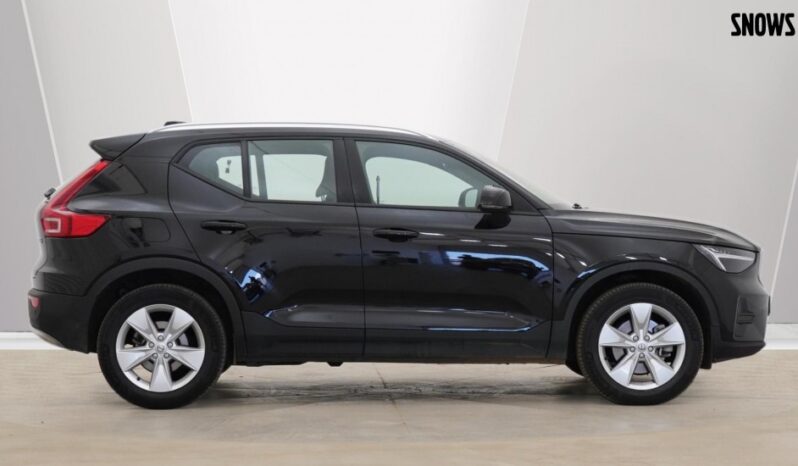 Used Volvo XC40 Core, B3 Mild hybrid, Petrol full