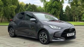 Used Toyota Yaris 1.5 VVT-h Design E-CVT Euro 6 (s/s) 5dr