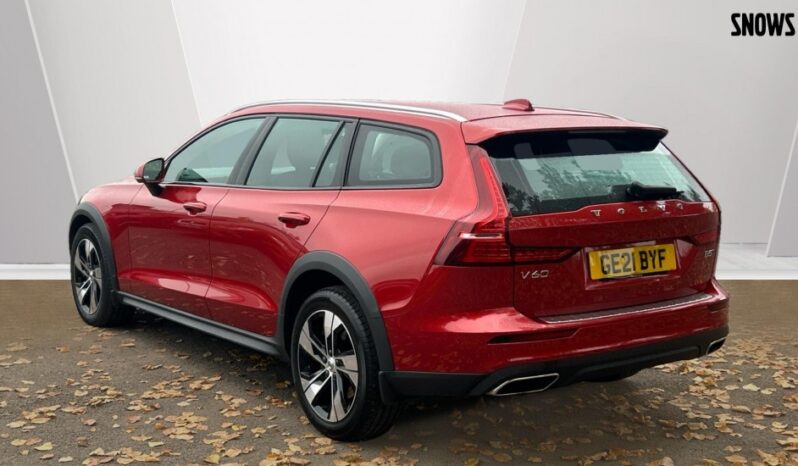 Used Volvo V60 Cross Country Pro, B5 AWD mild hybrid full