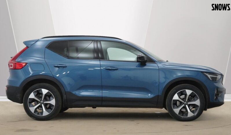 Used Volvo XC40 Ultimate, B4 Mild hybrid, Petrol, Dark full