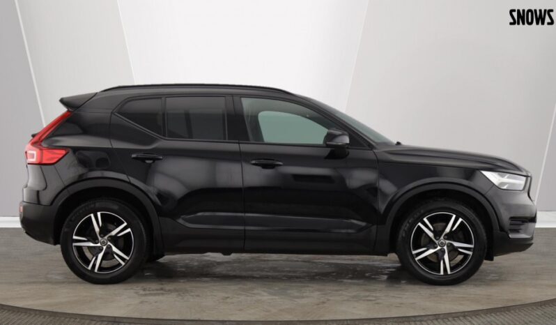 Used Volvo XC40 R-Design, B4 AWD Mild Hybrid full