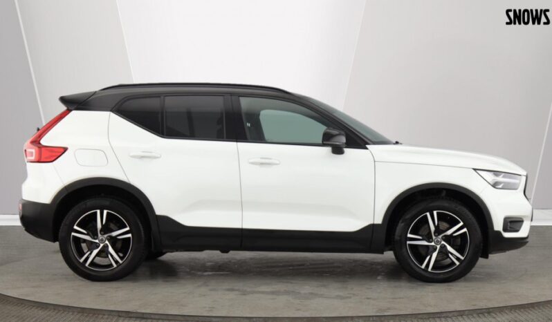 Used Volvo XC40 R-Design, B4 AWD mild hybrid full