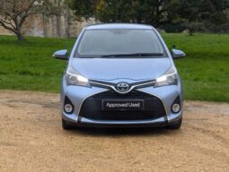 Used Toyota Yaris 1.5 VVT-h Design E-CVT Euro 6 5dr full