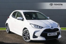 Used Toyota Yaris 1.5 VVT-h Design E-CVT Euro 6 (s/s) 5dr