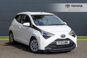 Used Toyota AYGO 1.0 VVT-i x-play Euro 6 (s/s) 5dr