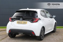 Used Toyota Yaris 1.5 VVT-h Design E-CVT Euro 6 (s/s) 5dr full