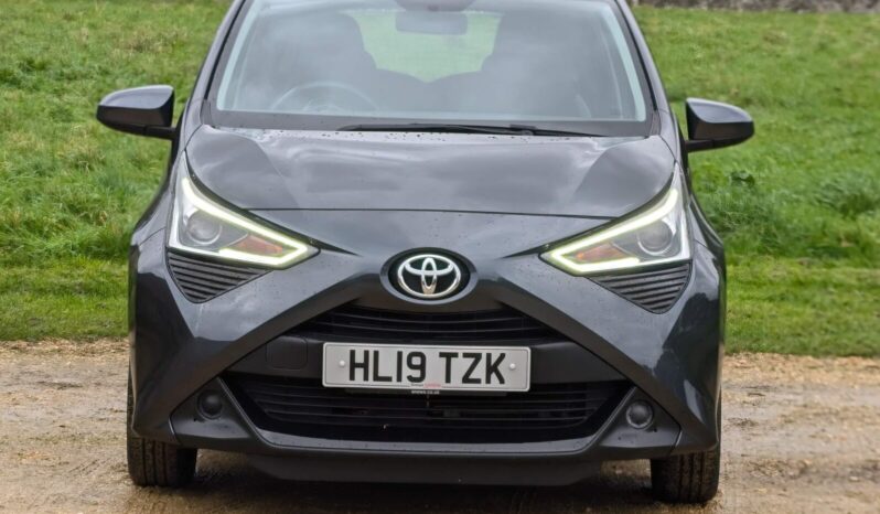 Used Toyota AYGO 1.0 VVT-i x-play Euro 6 5dr full