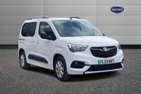 Used Vauxhall Combo Life 50kWh Design Auto 5dr (5 Seat 7.4kW Charger)